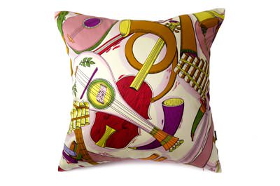 fornasetti フォルナセッティ　クッション　2個セット fornasetti_gakkpinki04400.jpg