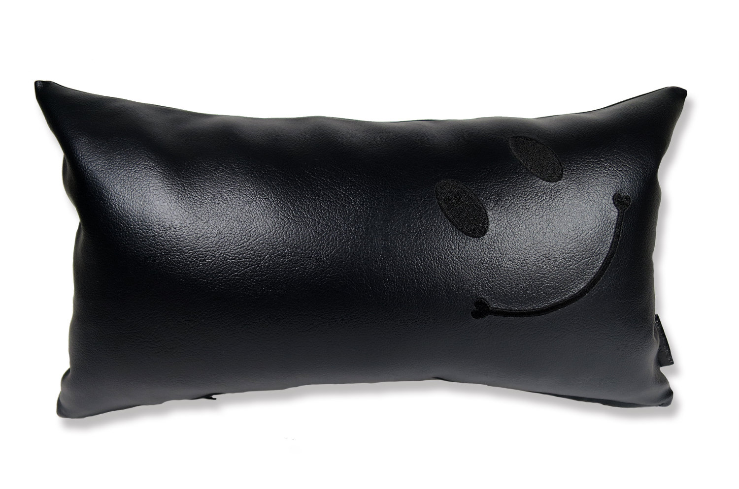 高級感な黒スマイル刺繍が人気の定番『ニコフェイス』横長クッション（ブラック）