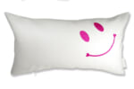 スマイル ピンク刺繍『ニコフェイス®』クッション ホワイト 45×25cm 中材付