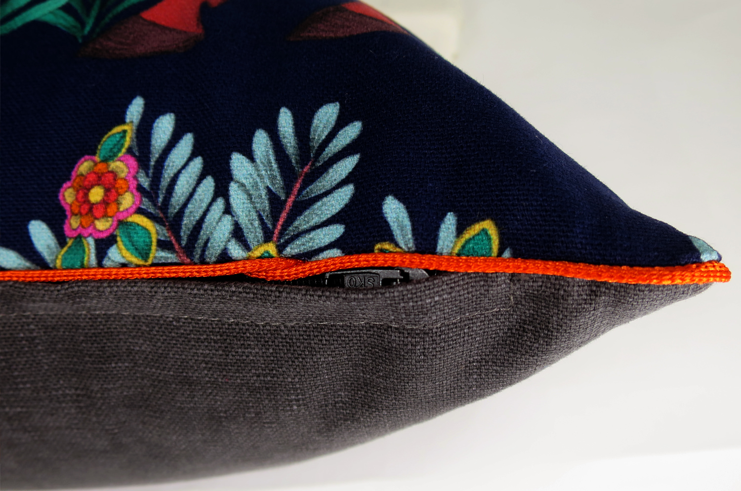 bohemian-charbon-6831b