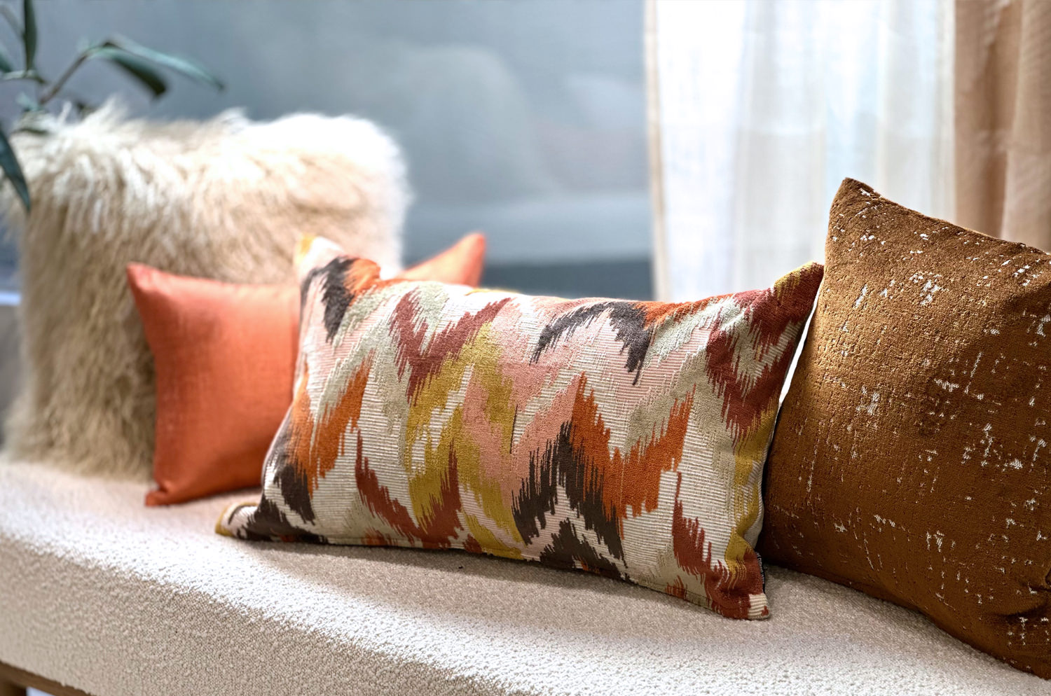 The Ikat Velours イカット調 ベルベットクッション (Terracotta) 65×40cm 中材付