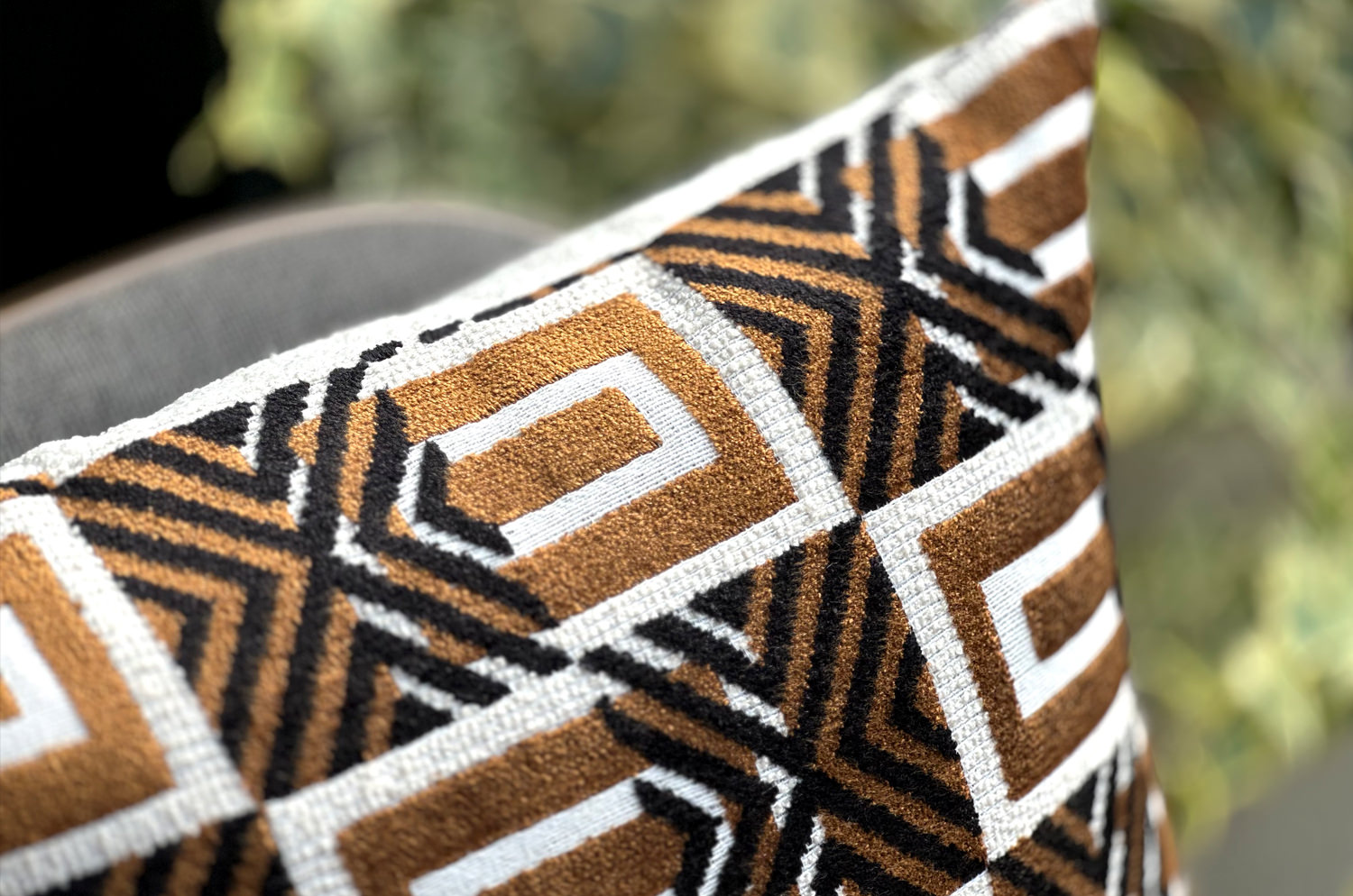 The Kenya ケニア ジャガードベルベット×ブークレ クッションカバー 50×50cm