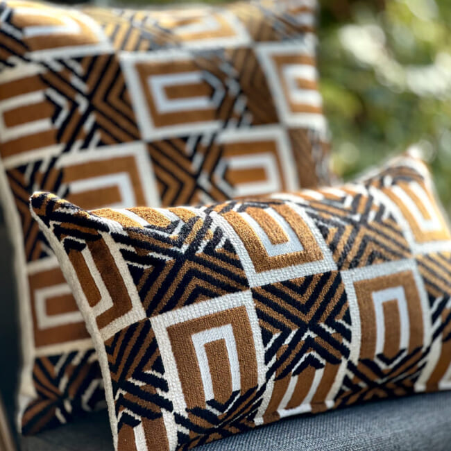 The Kenya ケニア ジャガードベルベット×ブークレ クッション 50×30cm 中材付