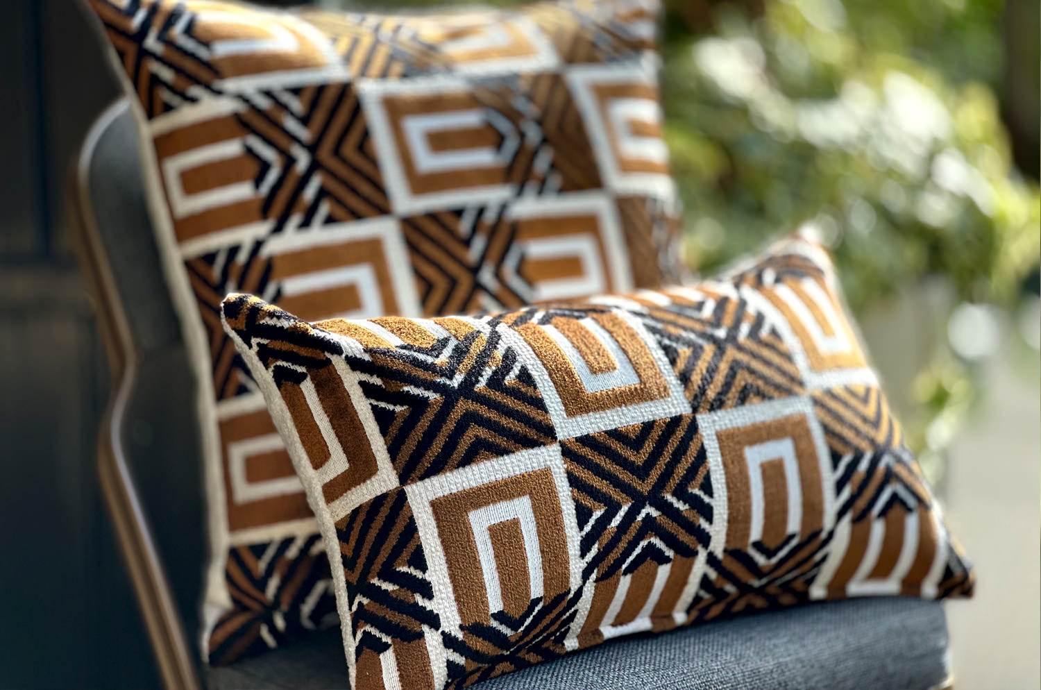 The Kenya ケニア ジャガードベルベット×ブークレ クッション 50×30cm 中材付