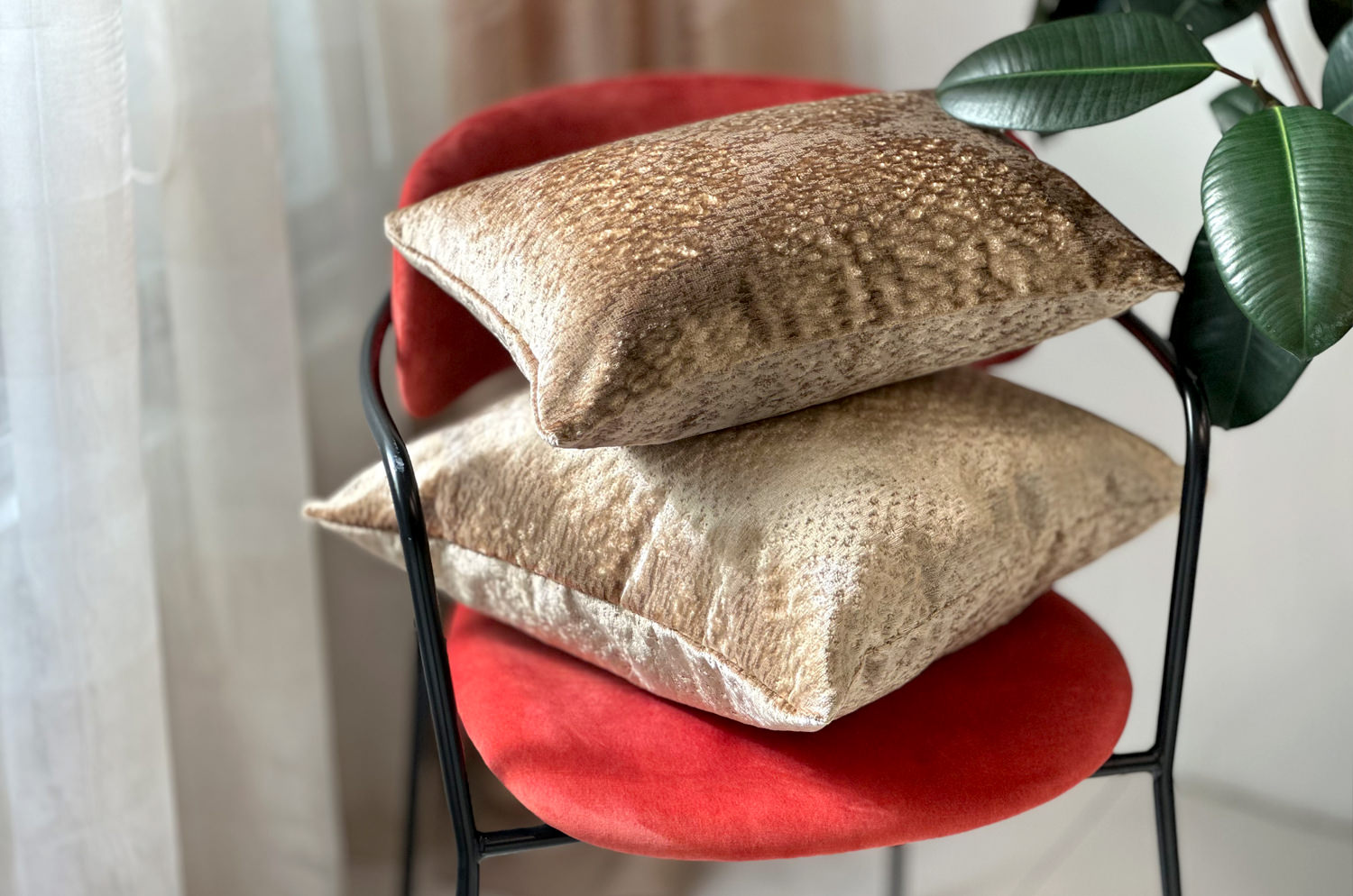 The Gilda ジルダ ベルベット クッションカバー (デューン)