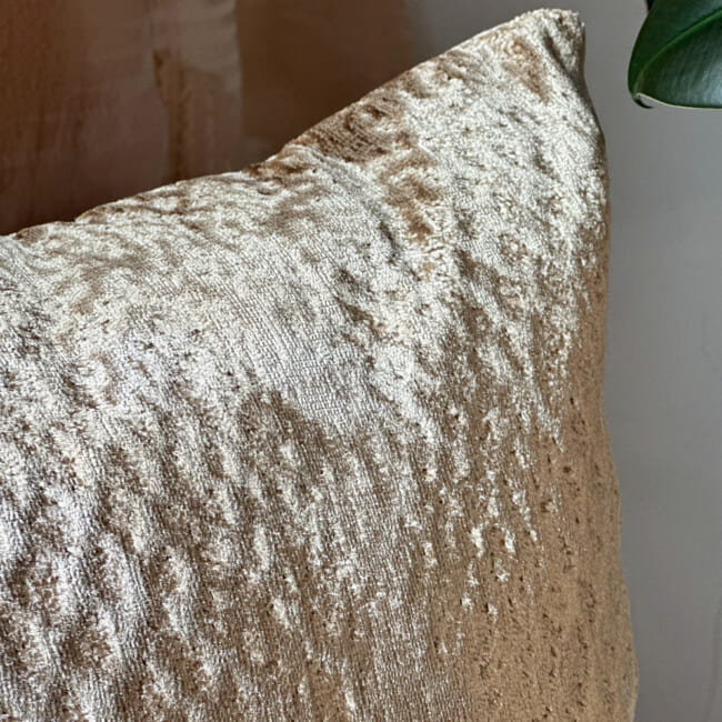 The Gilda ジルダ ベルベット クッションカバー (デューン)