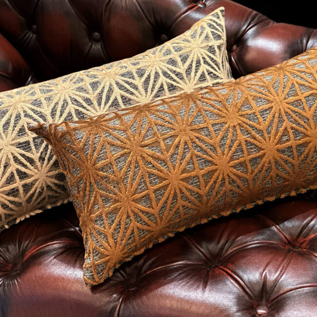The Pharaon ファラオン ジャガードベルベットクッション (CAMEL) 65×32cm 中材付