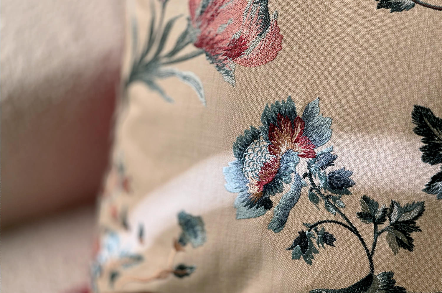 The Château de Rochecotte ロッシュコット城の庭園 刺繍クッションカバー 50×50cm