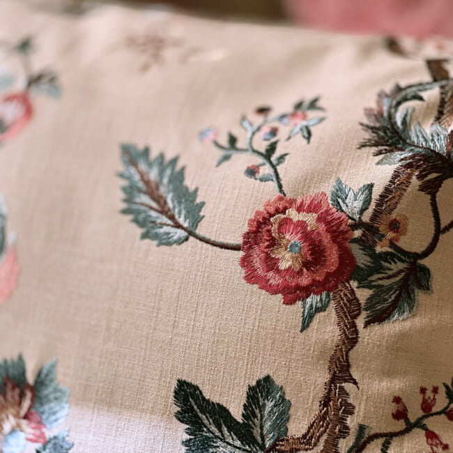 The Château de Rochecotte ロッシュコット城の庭園 刺繍クッションカバー 50×50cm