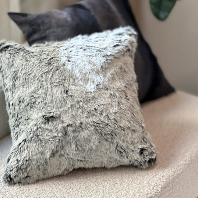 The Snow Top スノートップ エコファークッションカバー（noir）40×40cm