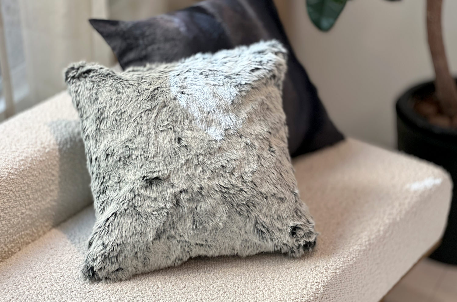 The Snow Top スノートップ エコファークッションカバー（noir）40×40cm