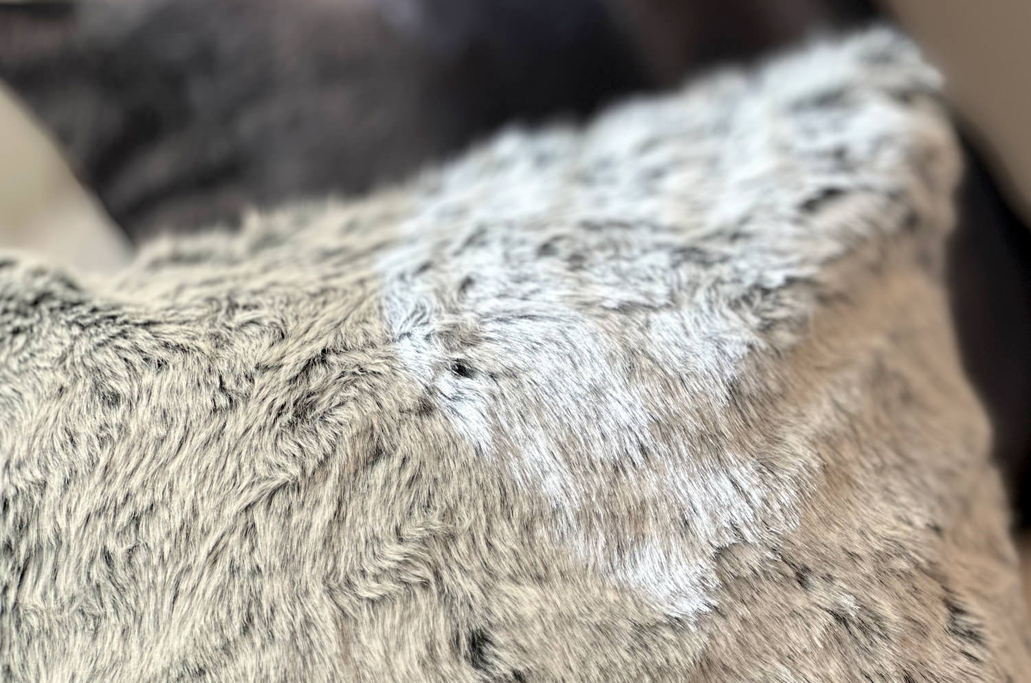 The Snow Top スノートップ エコファークッションカバー（noir）40×40cm