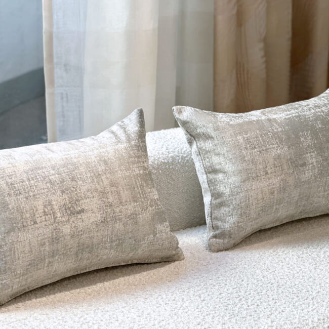 【お得な人気商品2個セット10%OFF】The Grazed フィスバ リーバシブル クッション2個セット (スノー&ティン) 45×30cm 中材付