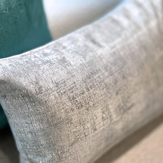 【お得な人気商品2個セット10%OFF】The Grazed フィスバ リーバシブル クッション2個セット (スノー&ティン) 45×30cm 中材付