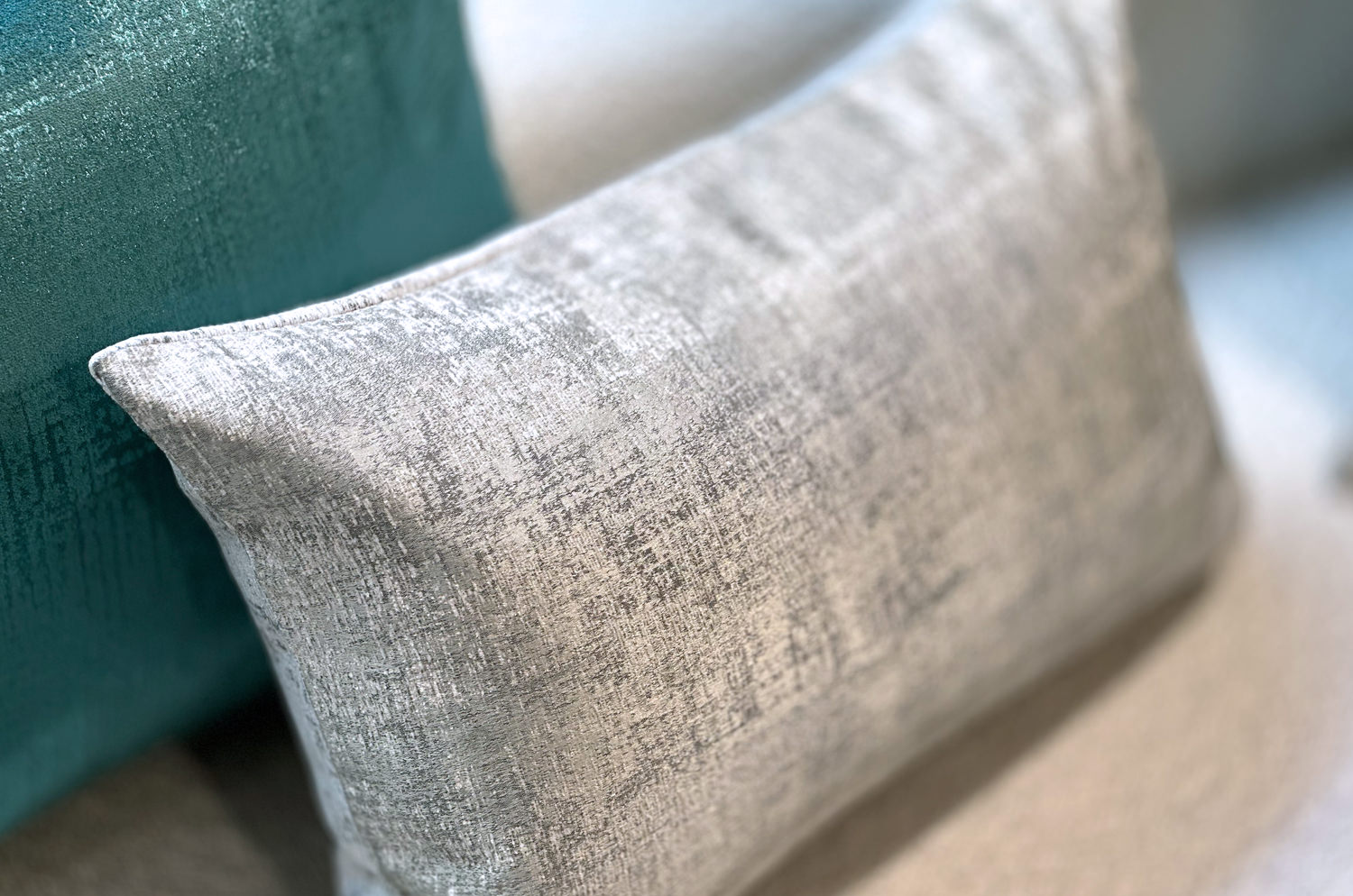 【お得な人気商品2個セット10%OFF】The Grazed フィスバ リーバシブル クッション2個セット (スノー&ティン) 45×30cm 中材付