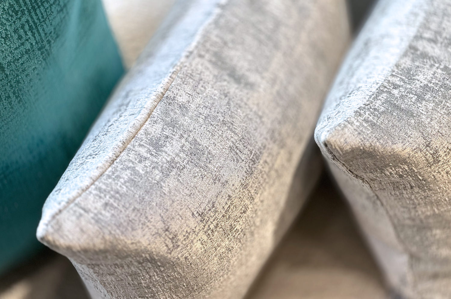 【お得な人気商品2個セット10%OFF】The Grazed フィスバ リーバシブル クッション2個セット (スノー&ティン) 45×30cm 中材付