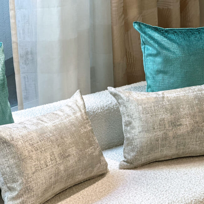 【お得な人気商品2個セット10%OFF】The Grazed フィスバ リーバシブル クッション2個セット (スノー&ティン) 45×30cm 中材付