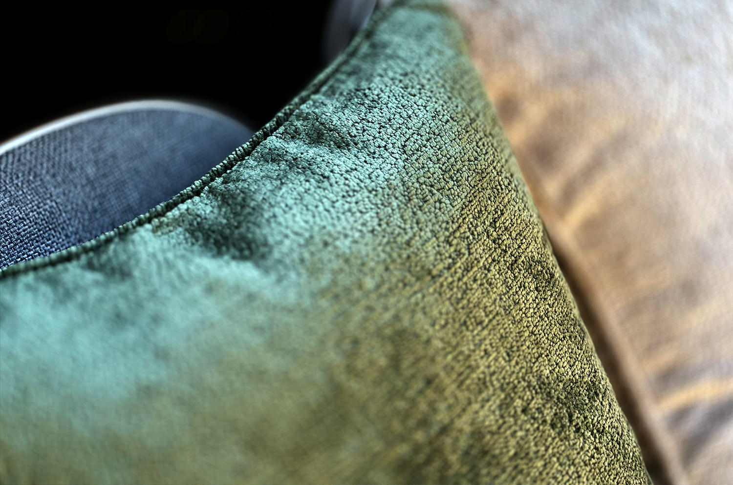 The Noble ソフトグロウベルベット パイピング付クッションカバー(Forest) 50×50cm