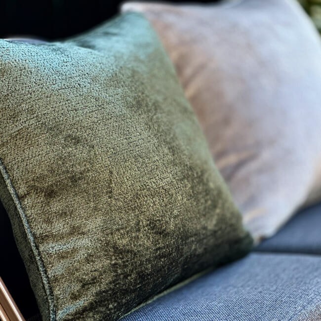 The Noble ソフトグロウベルベット パイピング付クッションカバー(Forest) 50×50cm