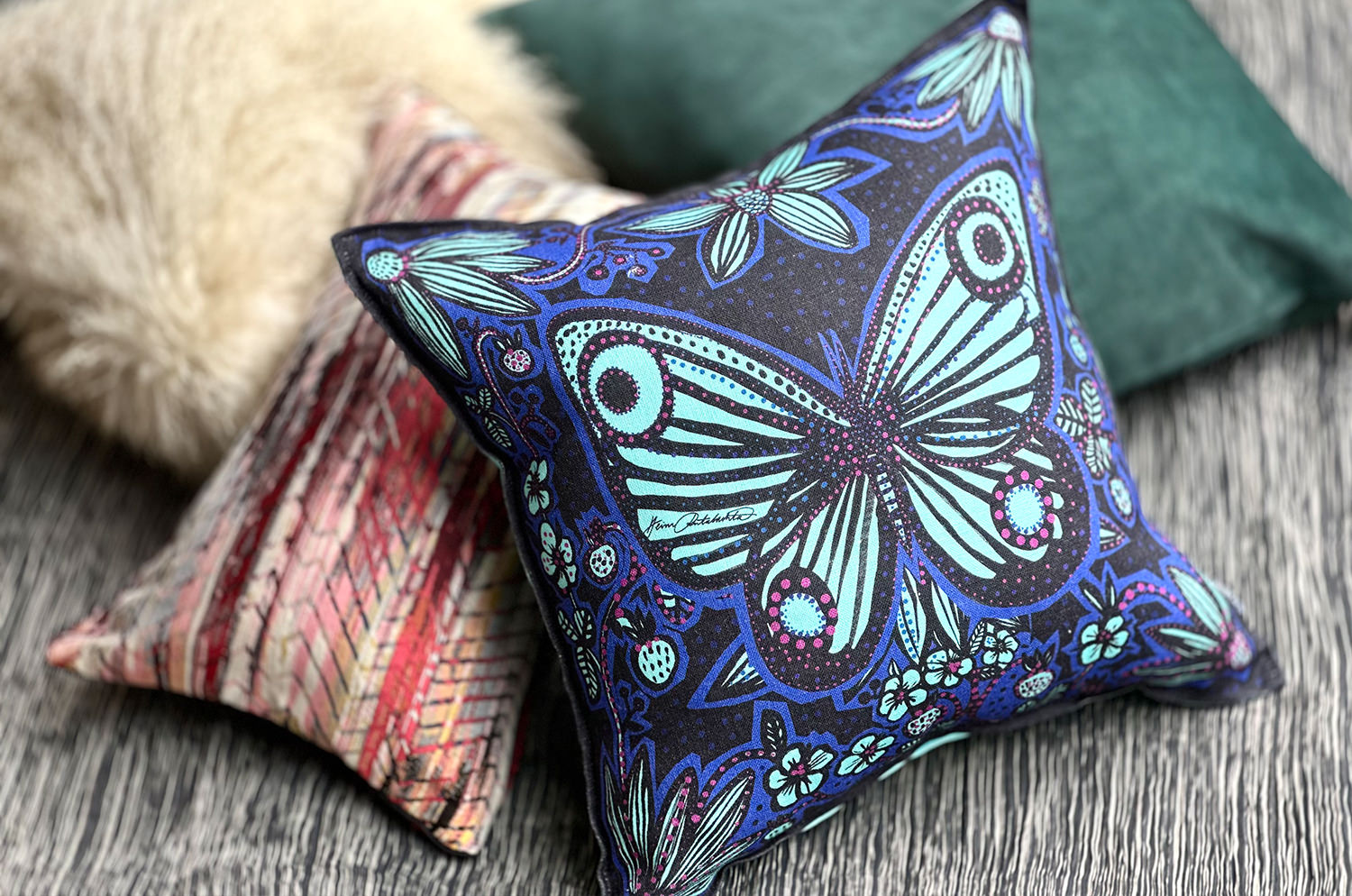 The Päiväperho - パイヴァペルホ ヘイニ・リータフフタデザイン リネンクッションカバー 45×45cm