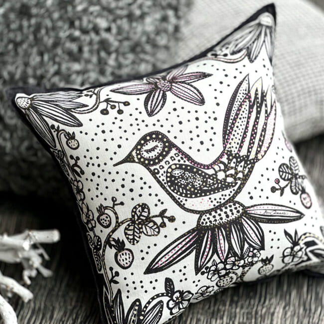 The Lintunen -リントゥネン ヘイニ・リータフフタデザイン リネンクッションカバー ホワイト 45×45cm