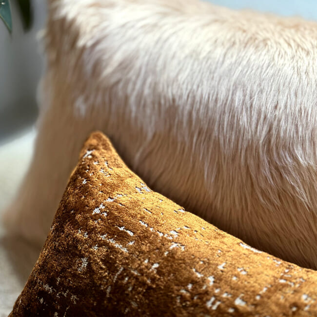 The SPHINX スフィンクス フレンチデザインベルベット クッション (ブロンズ) 45×30cm 中材付