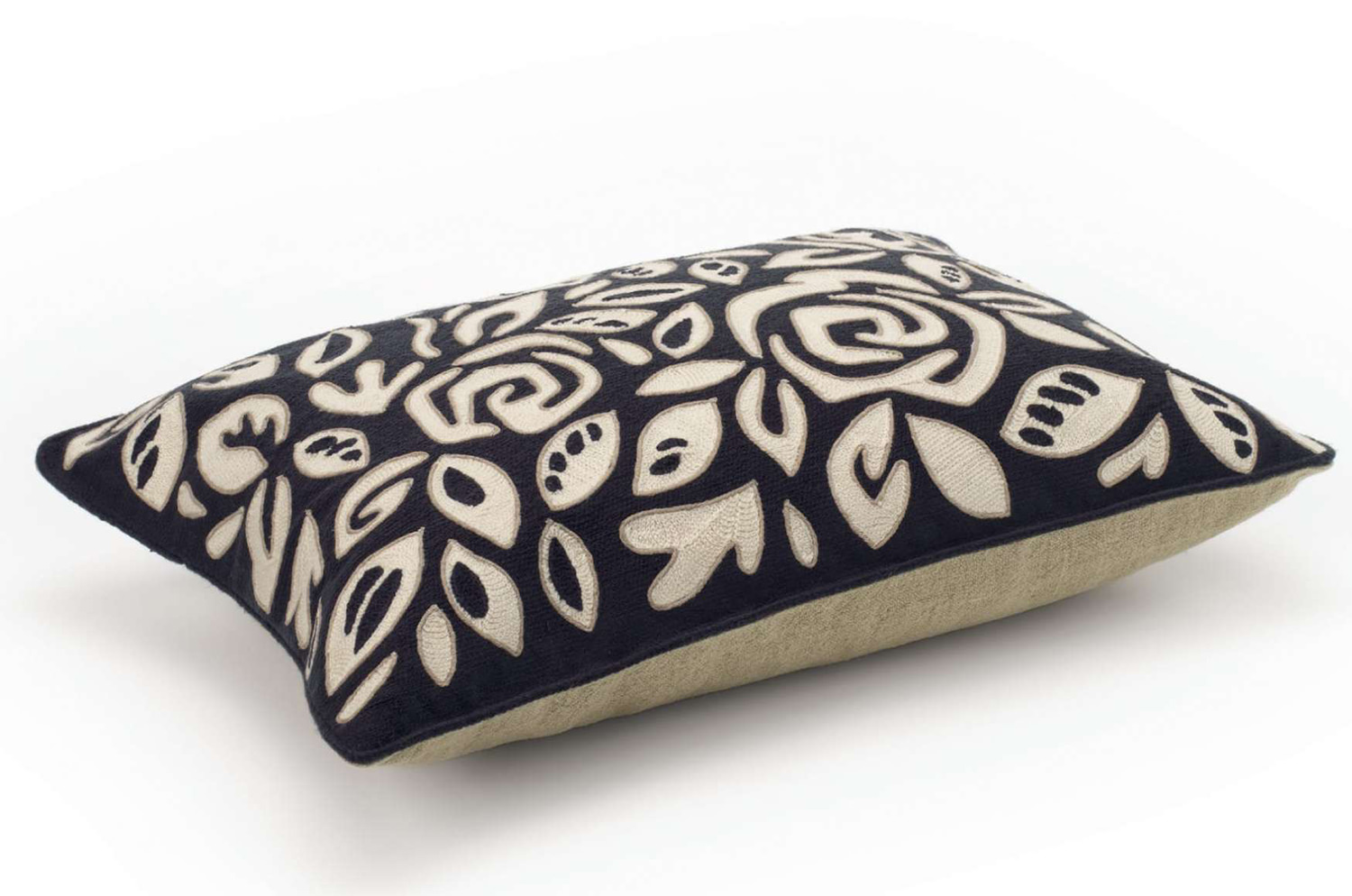 【海外取寄品】ELITIS(エリティス) Aimee クッション(Jais) 55x40cm 中材付