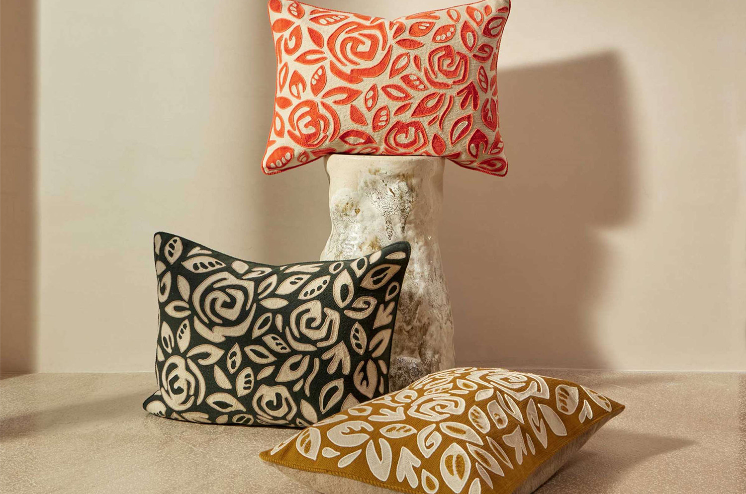 【海外取寄品】ELITIS(エリティス) Aimee クッション(Ocre) 55x40cm 中材付