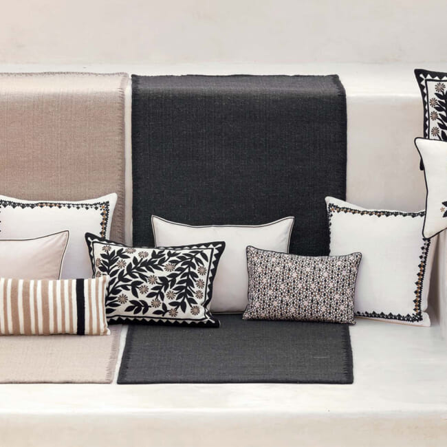 【海外取寄品】ELITIS(エリティス) Canopee クッション(Réglisse) 55x40cm 中材付