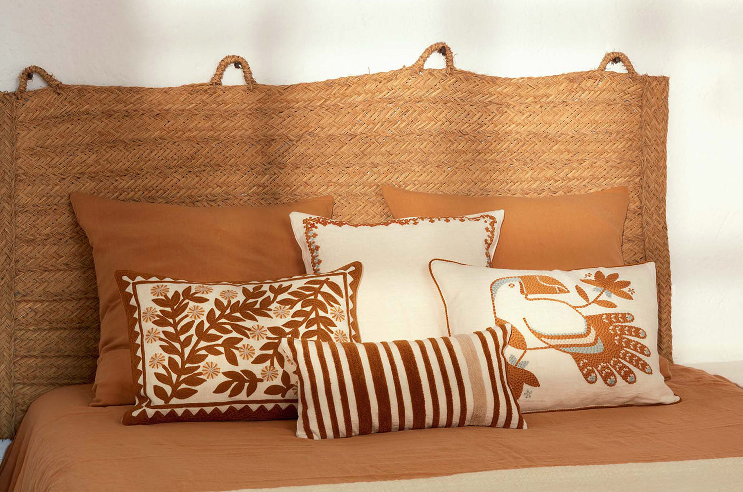 【海外取寄品】ELITIS(エリティス) Cristobal クッション(Safran) 55x40cm 中材付