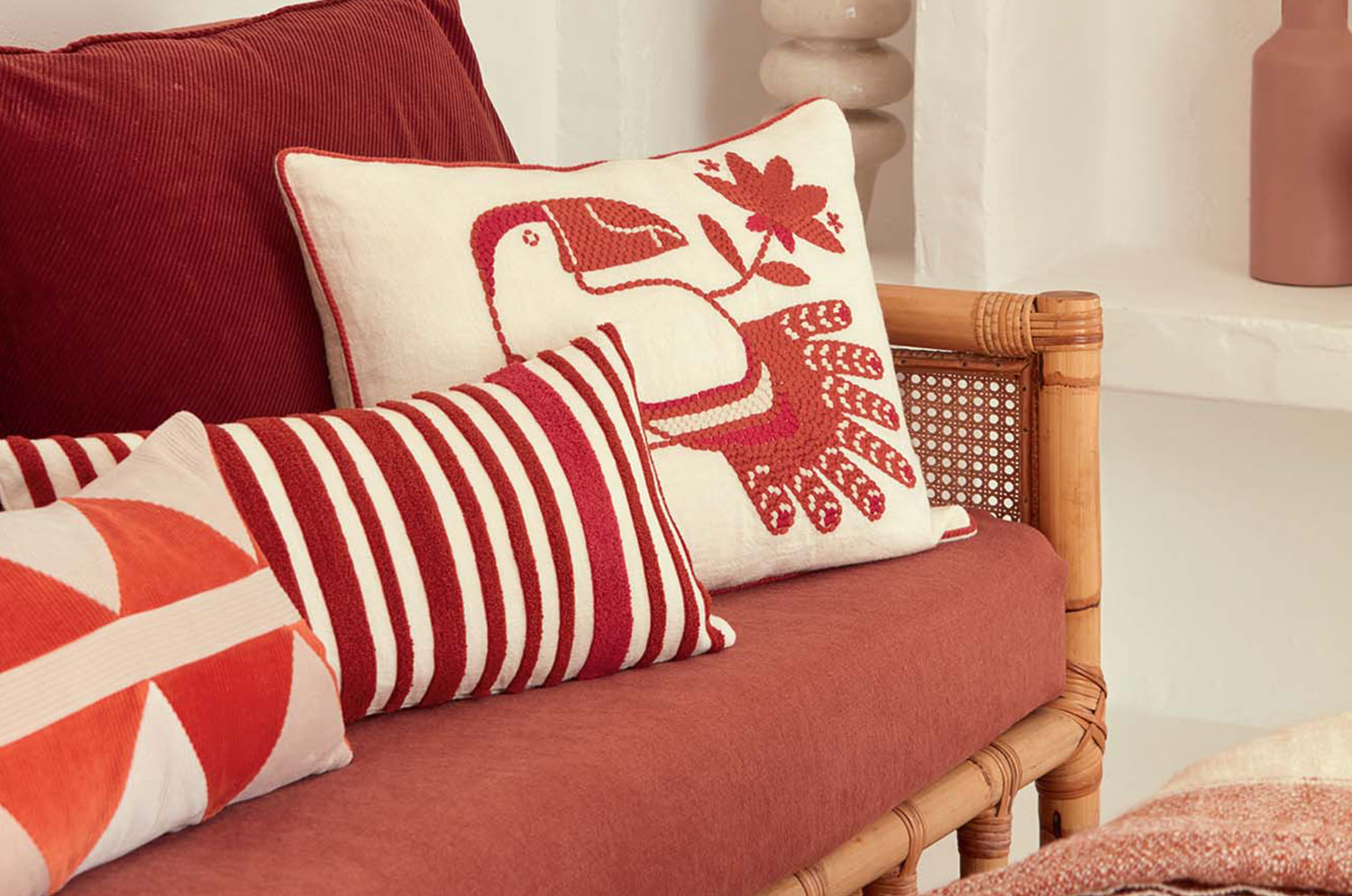 【海外取寄品】ELITIS(エリティス) Cristobal クッション(Grenadine) 55x40cm 中材付