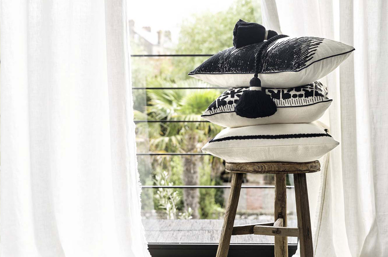 【海外取寄品】ELITIS(エリティス) Josephine クッション(Night & day) 55x40cm 中材付