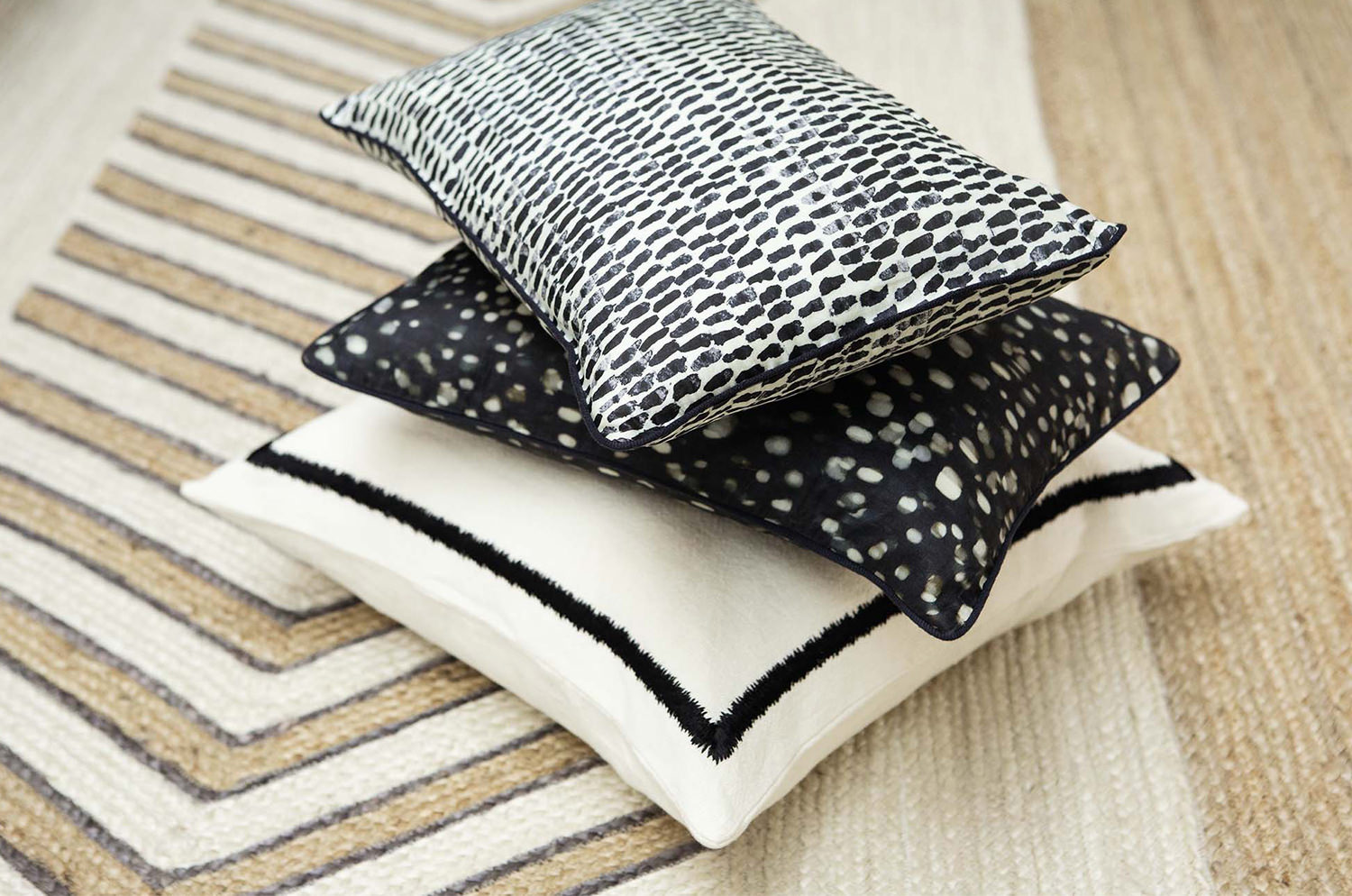 【海外取寄品】ELITIS(エリティス) Kea クッション(Snow) 50x50cm 中材付