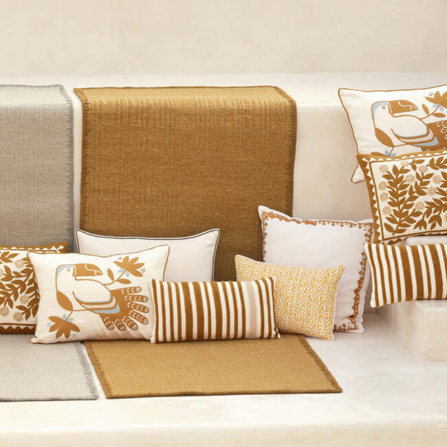 【海外取寄品】ELITIS(エリティス) Maya クッション(Safran) 50x50cm 中材付