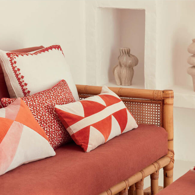 【海外取寄品】ELITIS(エリティス) Maya クッション(Grenadine) 50x50cm 中材付