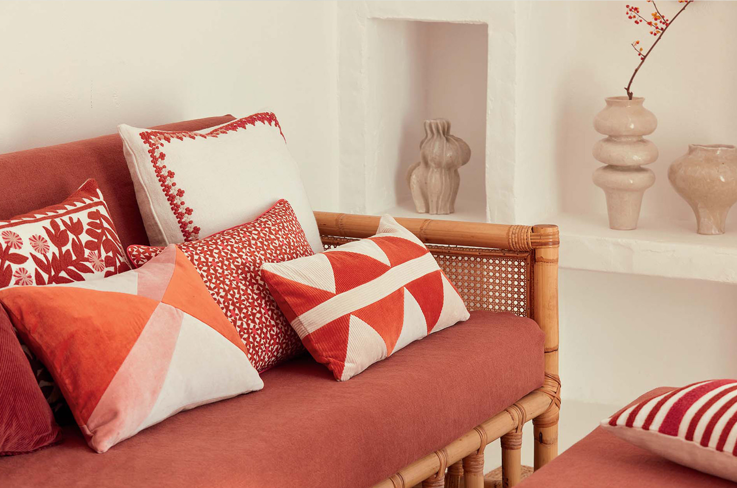 【海外取寄品】ELITIS(エリティス) Maya クッション(Grenadine) 50x50cm 中材付