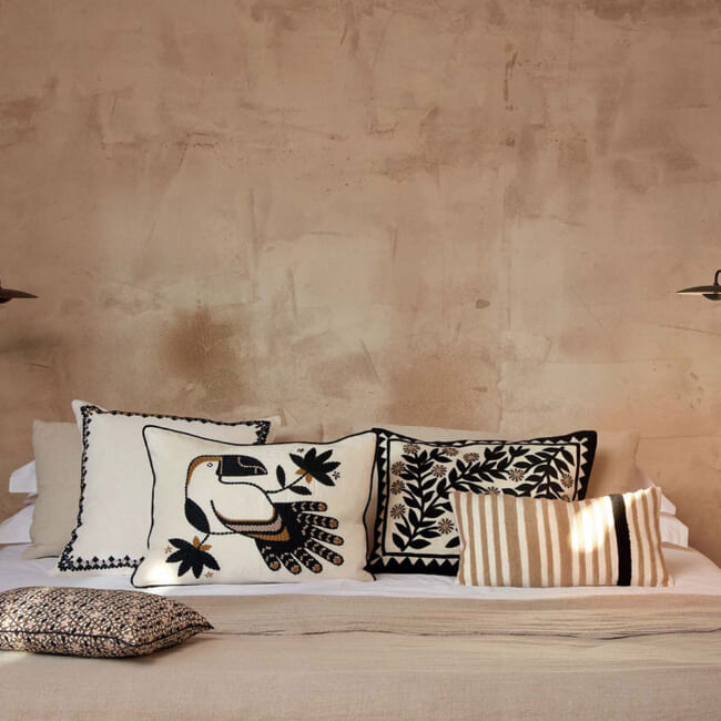 【海外取寄品】ELITIS(エリティス) Maya クッション(Réglisse) 50x50cm 中材付