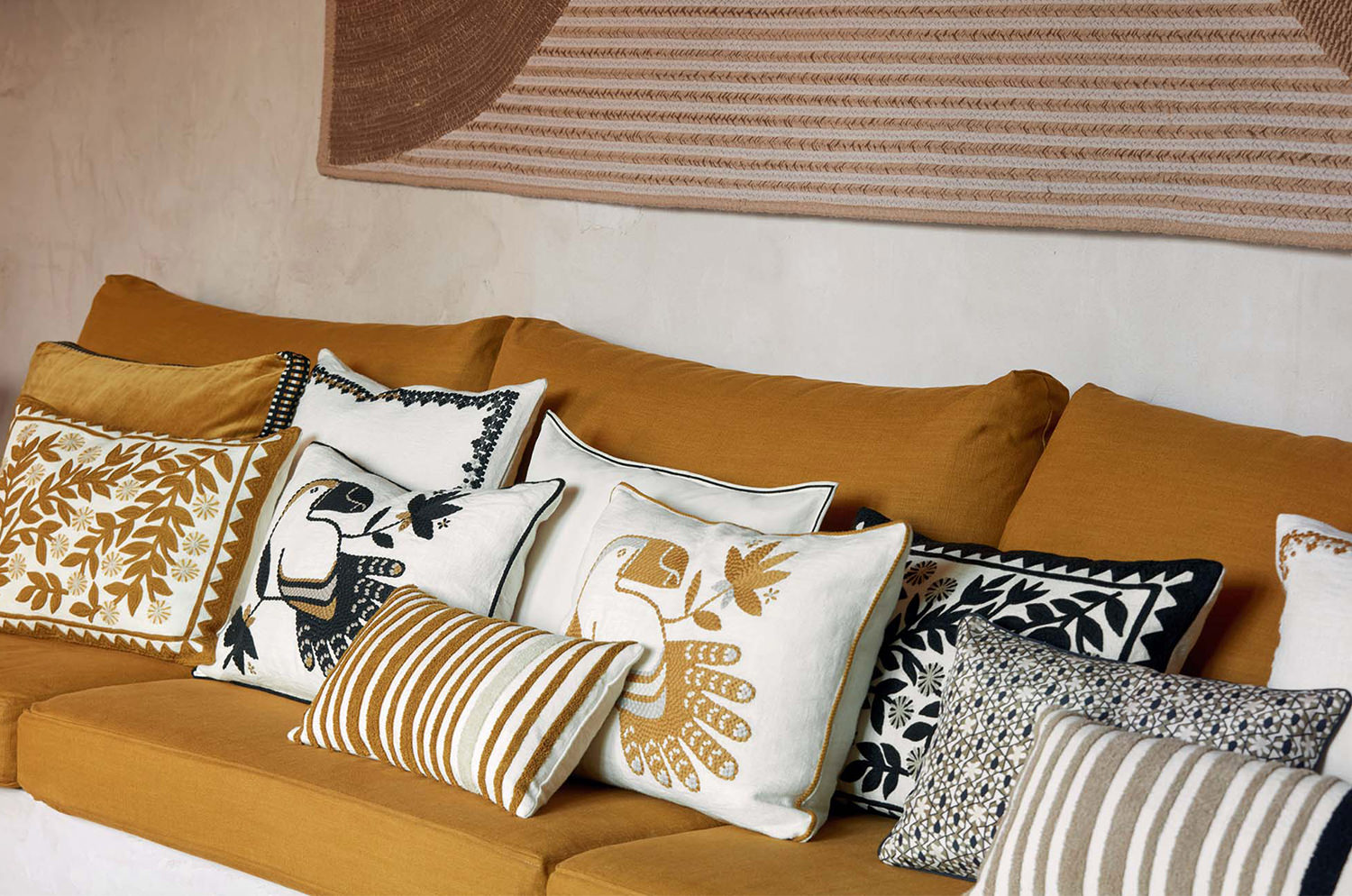 【海外取寄品】ELITIS(エリティス) Maya クッション(Réglisse) 50x50cm 中材付