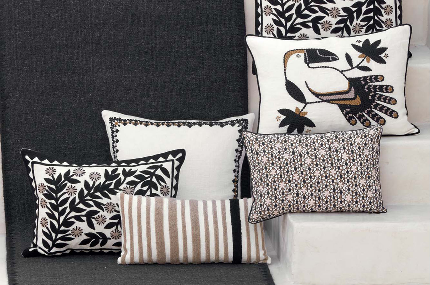 【海外取寄品】ELITIS(エリティス) Monterrey クッション(Réglisse) 50x25cm 中材付