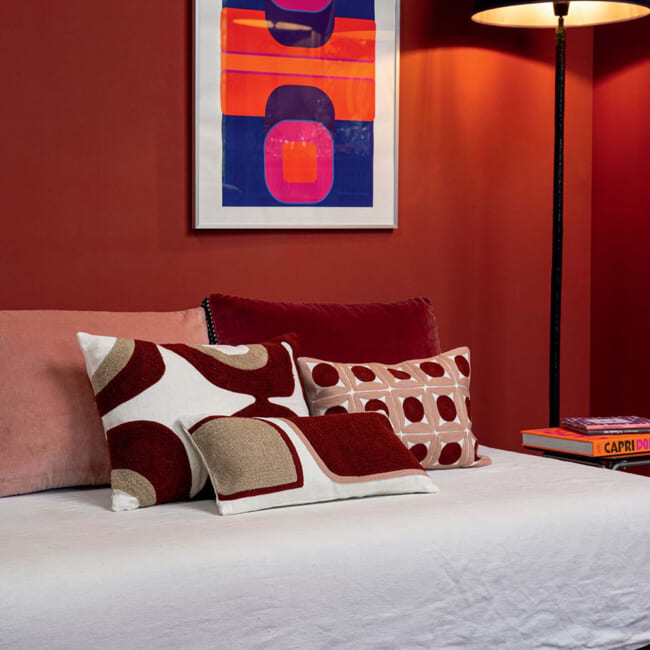 【海外取寄品】ELITIS(エリティス) Nirvana クッション(Rouge vernis) 55x40cm 中材付