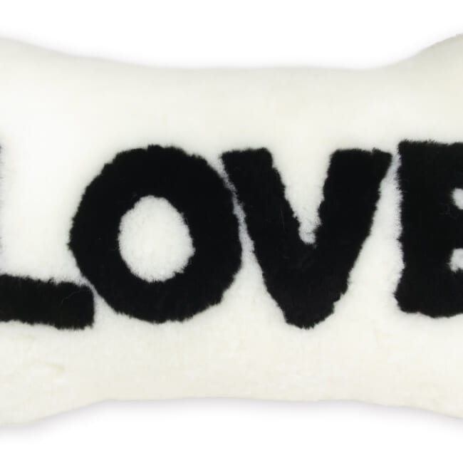 The LOVE ラブ ムートン クッション (ホワイト) 45×30cm 中材付