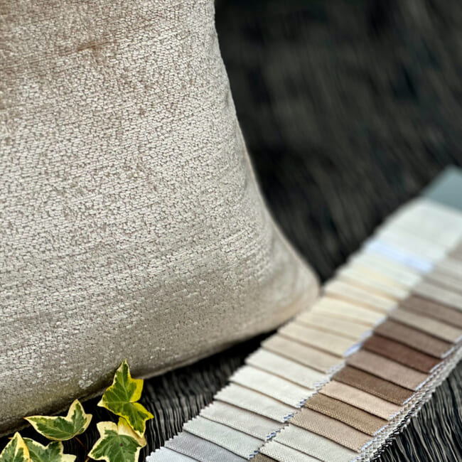 The Noble ソフトノーブルベルベット パイピング付クッションカバー(Oatmeal) 50×50cm