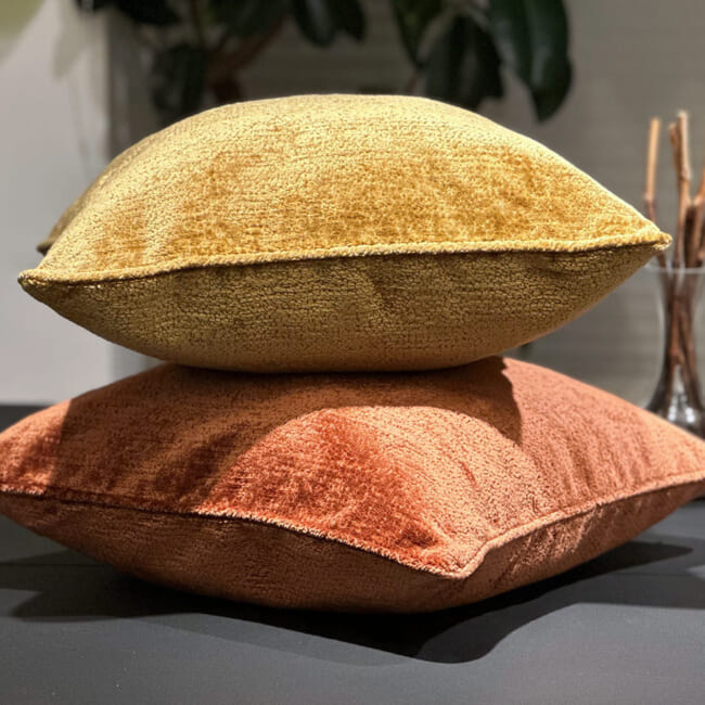 The Noble ソフトグロウベルベット パイピング付クッションカバー(Honey) 50×50cm