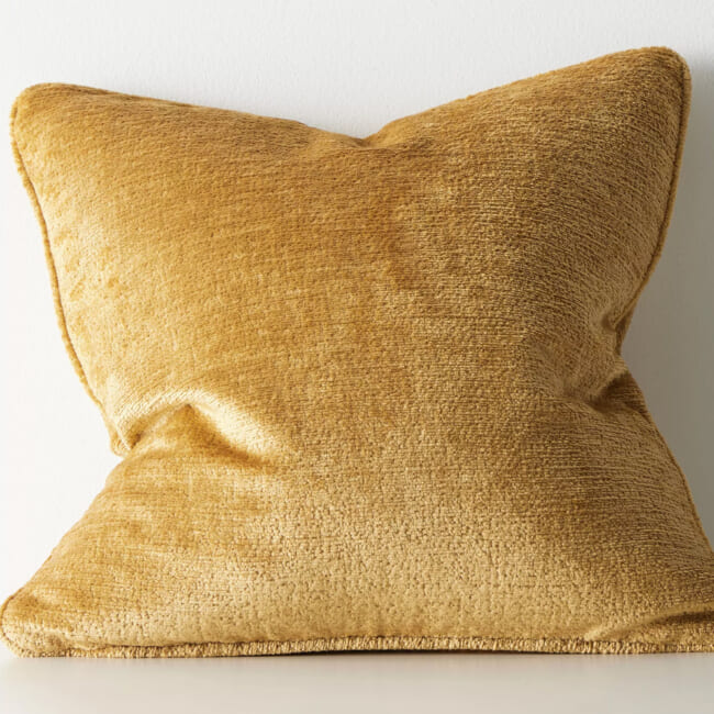 The Noble ソフトグロウベルベット パイピング付クッションカバー(Honey) 50×50cm
