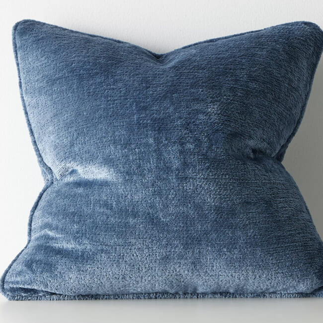 The Noble ソフトグロウベルベット パイピング付クッションカバー(Marine) 50×50cm