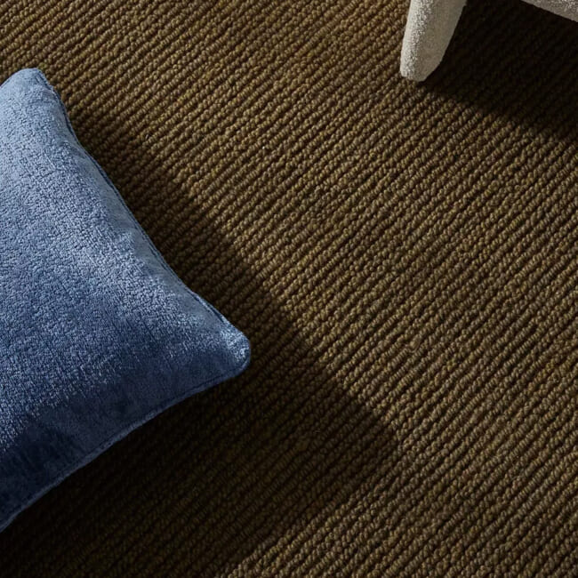 The Noble ソフトグロウベルベット パイピング付クッションカバー(Marine) 50×50cm