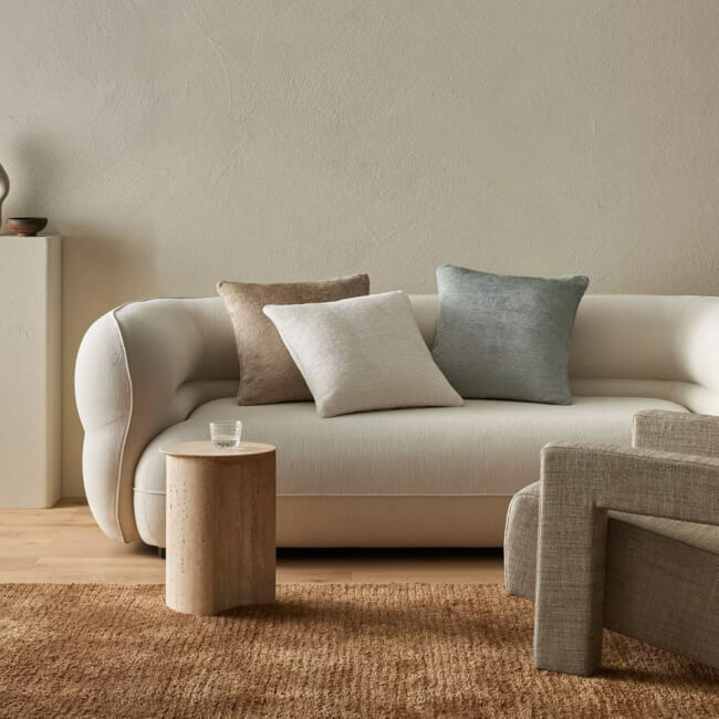 The Noble ソフトグロウベルベット パイピング付クッションカバー(Oatmeal) 50×50cm