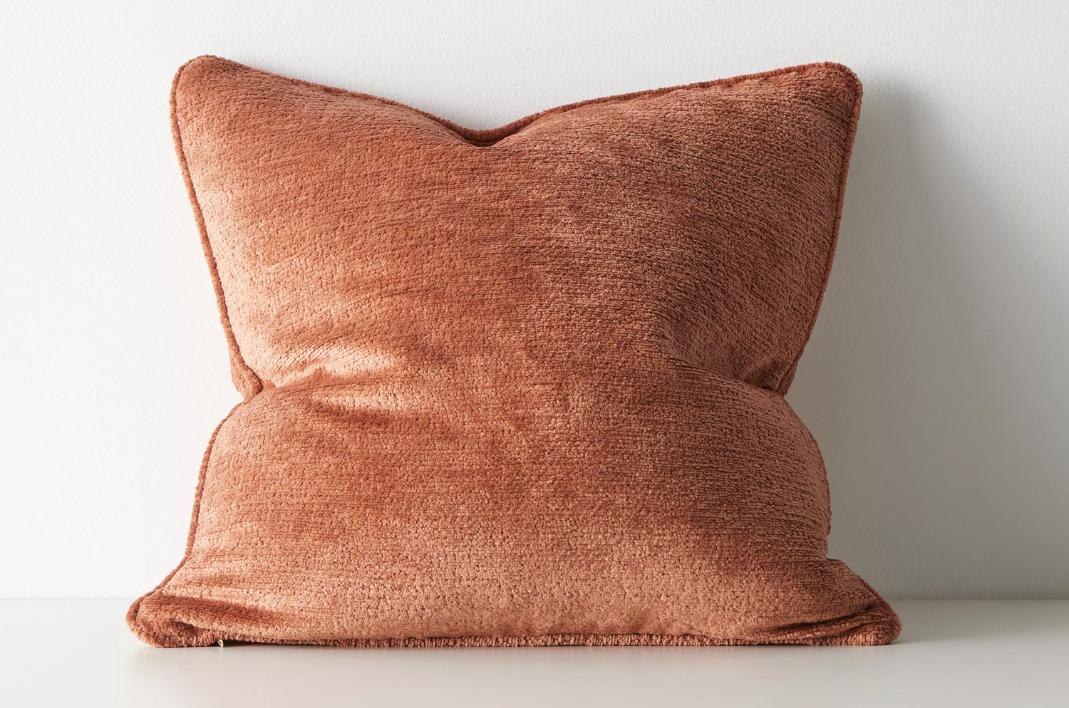 The Noble ソフトグロウベルベット パイピング付クッションカバー(Spice) 50×50cm