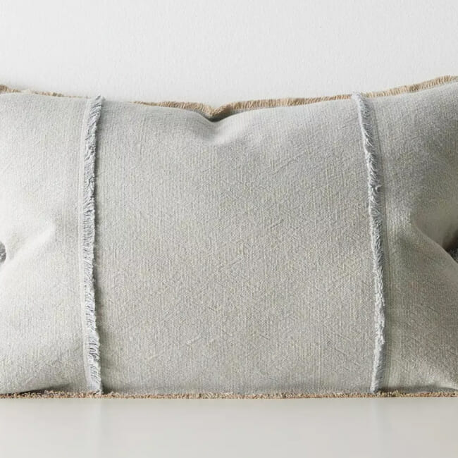 The Pure Fringe 自然素材フリンジ付きクッション リネン&コットン (PaleBlueGray) 60×40cm 中材付