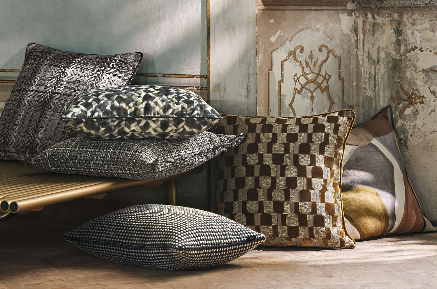 【海外取寄品】BLACK edition(ブラックエディション) Arkose クッション(Cumin) 55x55cm 中材付